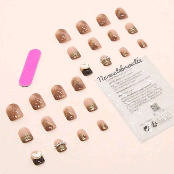 2/$16 Heart Rhinestone Press On Nails - Picture 3 of 16